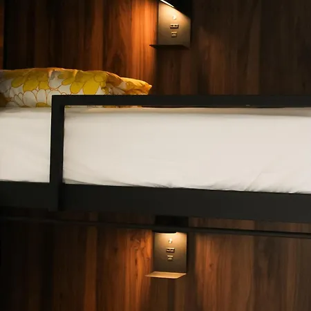 Hihome Catedral ホステル