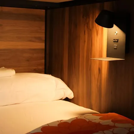 Hihome Catedral ホステル